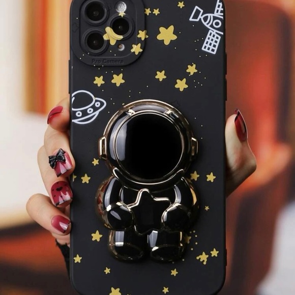 STAR ⭐️ PATTERN CASE WITH STAND -OUT PHONE GRIP FOR IPHONE 11 pro - Picture 3 of 8